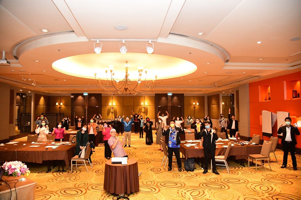 โครงการเสริมสร้างเทคนิคการสื่อสารของผู้นำยุคใหม่