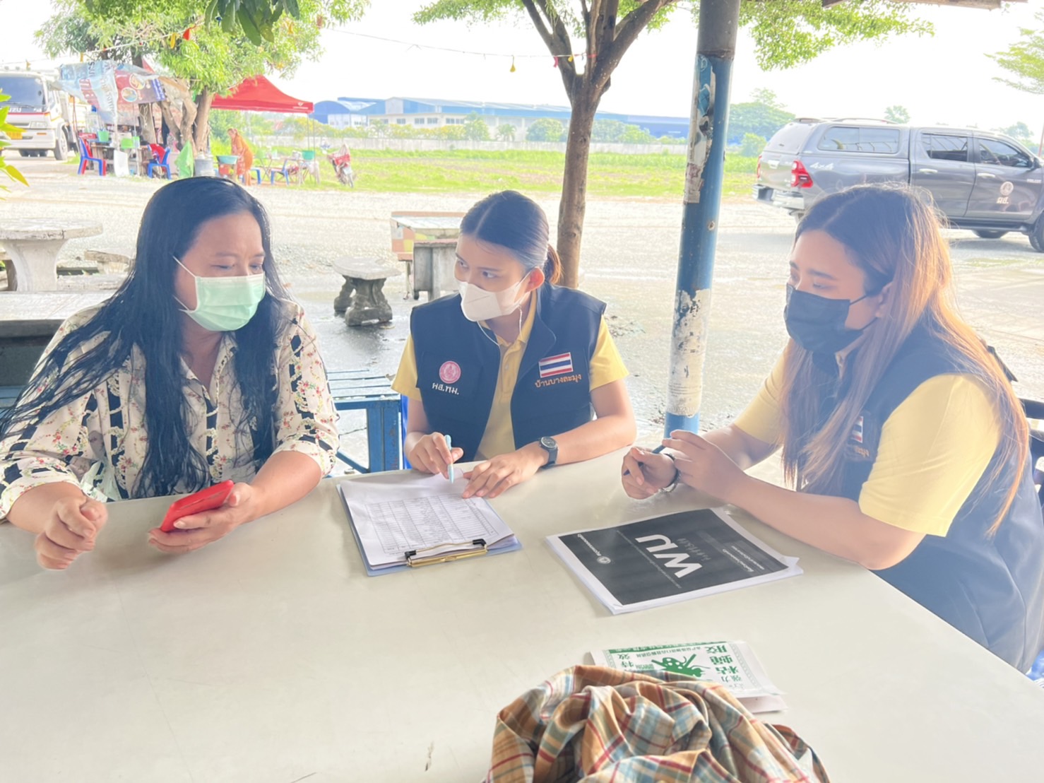 ลงพื้นที่เก็บข้อมูลกลุ่มเปราะบางรายครัวเรือน ตำบลหนองชาก อำเภอบ้านบึง จังหวัดชลบุรี