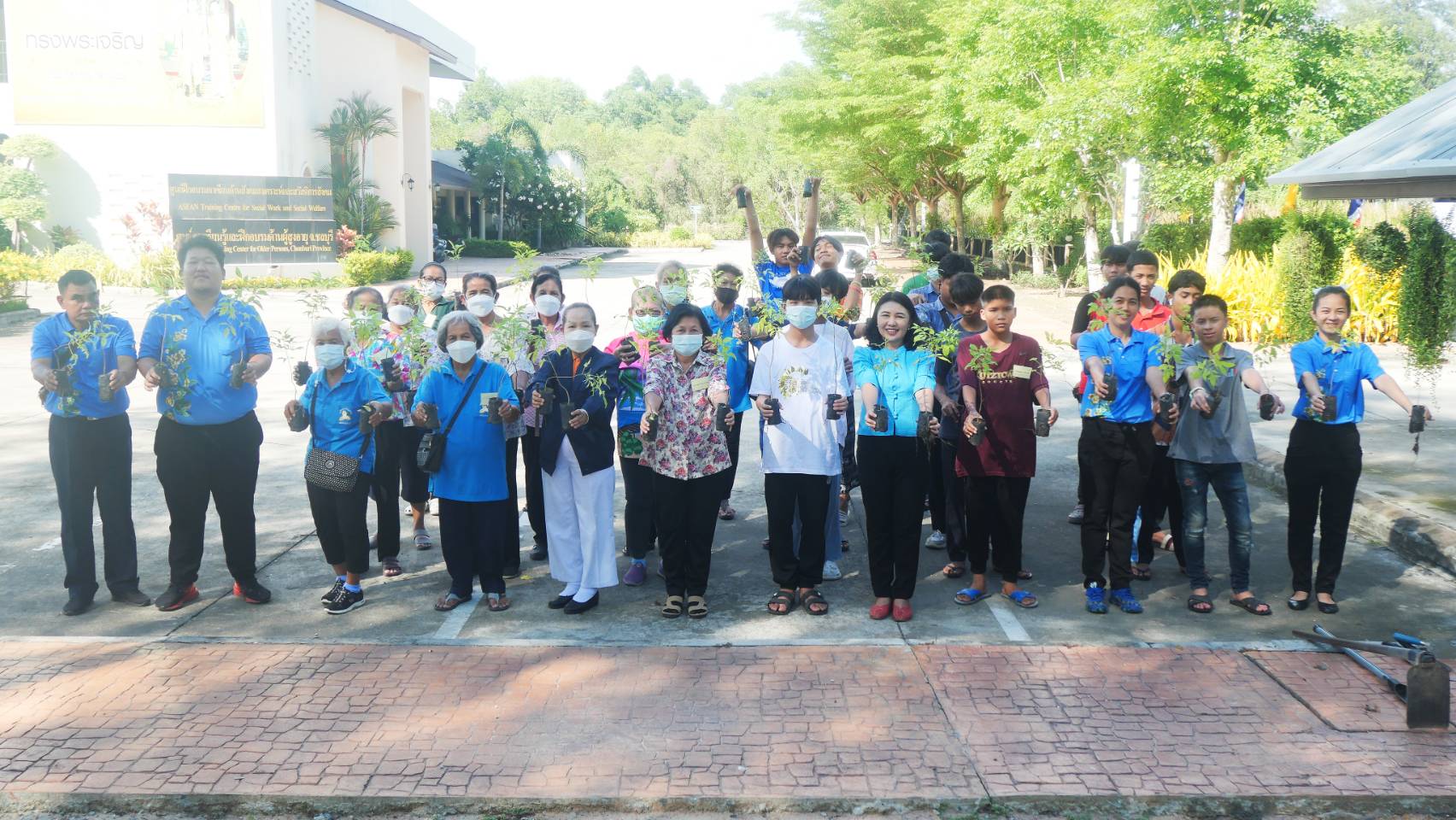 กิจกรรมจิตอาสา รณรงค์ส่งเสริมด้านสิ่งแวดล้อม และการใช้พลังงานอย่างมีประสิทธิภาพ 