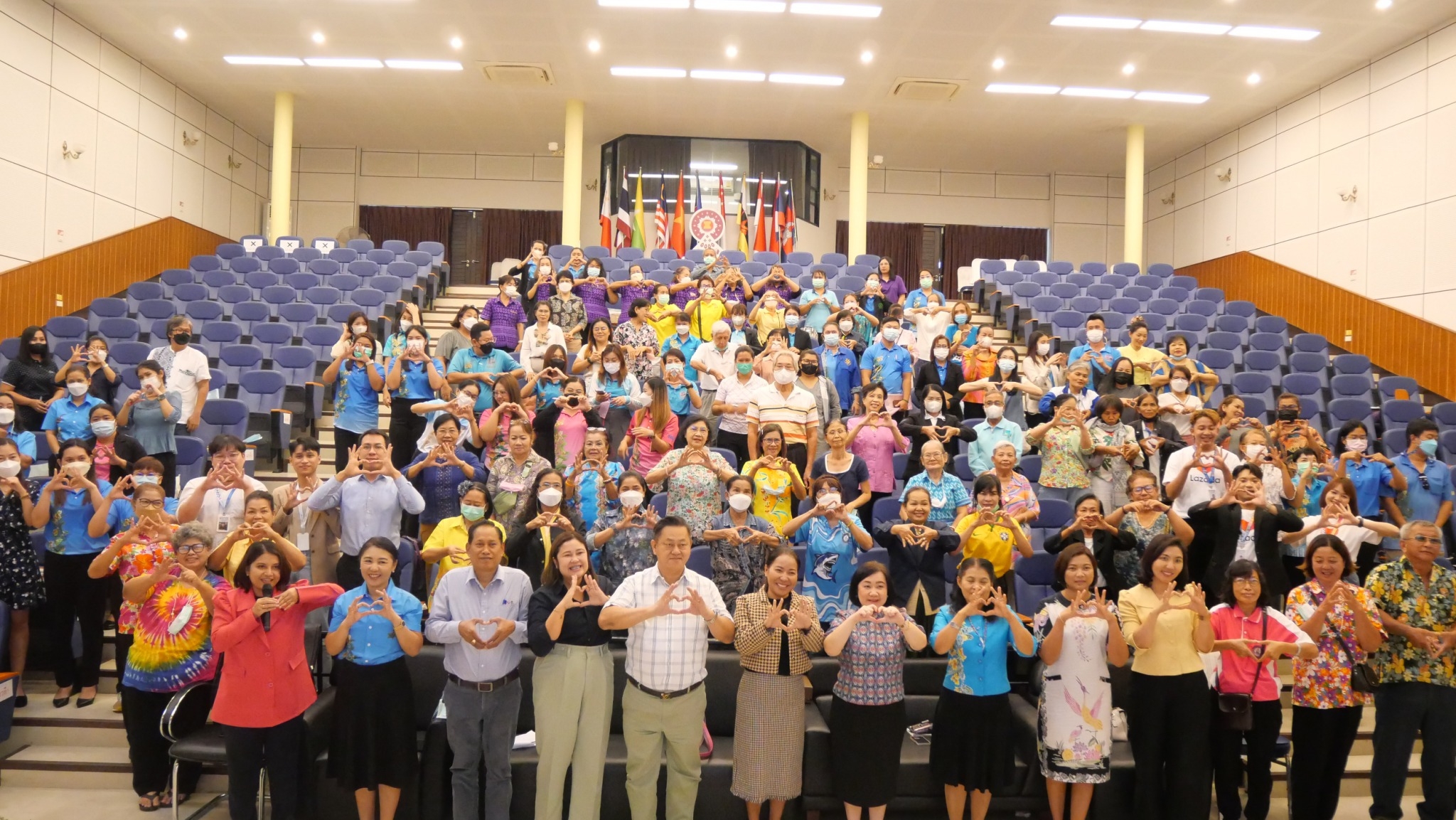 โครงการส่งเสริมความร่วมมือภาคธุรกิจเอกชนเพื่อพัฒนาผู้สูงอายุ “ต่อยอดอาชีพสู่เทรนด์ธุรกิจออนไลน์” หลักสูตร Senior Entrepreneur ผู้ประกอบการวัยเก๋า